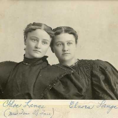 Sisters Chloe & Elnora Lange