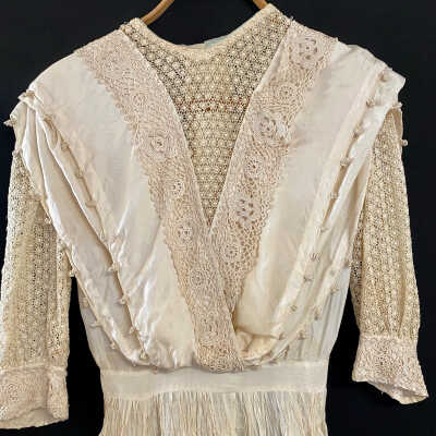 Bodice details