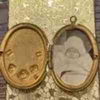 Victorian Vinaigrette Locket - Image 2