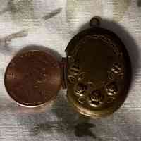 Victorian Vinaigrette Locket - Image 4