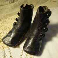 Victorian Child's Button Boots - Image 2
