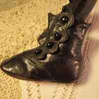 Victorian Child's Button Boots - Image 3