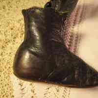 Victorian Child's Button Boots - Image 4