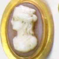Classical Profile Cameo Hat Pin in Gilt Setting