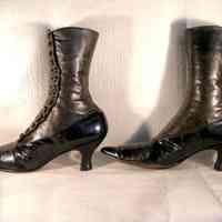 Women's Buttoned Ankle Boots