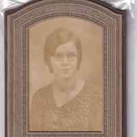 Portrait of Young Woman with Round Spectacles — Green’s Studio, Flemington, New Jersey