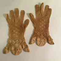Women's Crocheted Lace Gloves - Image 2