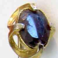 Faceted Amethyst-Tone Glass Hat Pin in Gilt Prong Mount