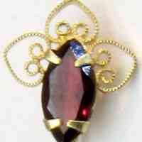 Faceted Red Glass Hat Pin with Filigree Mount and Safety Protector - Image 2