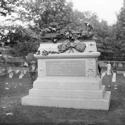 Chattanooga National Cemetery, Andrews' Raider Monument