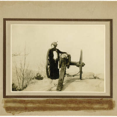 Sarah Bernhardt, Garrity's Alabama Battery, 1911
