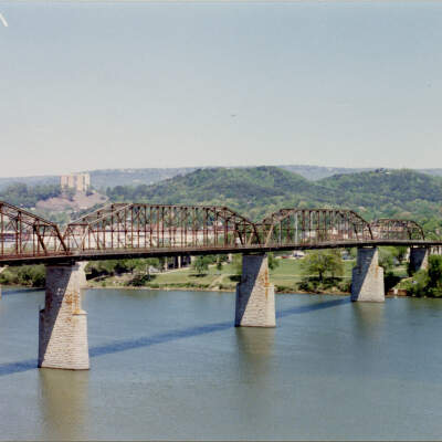 2020.254.002: Photo of the Walnut Street Bridge