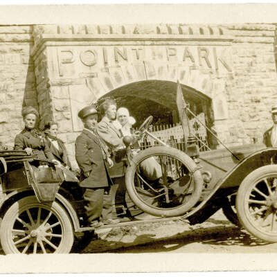 Point Park Tourist Car