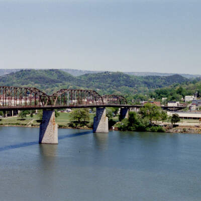 Walnut Street Bridge
