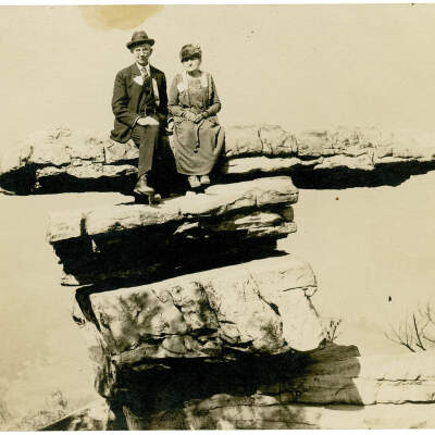 Couple, Umbrella Rock