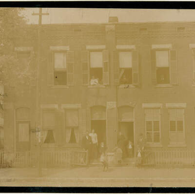 313 W. 8th Street, Prather Family, Homer and Mattie Geese, Loveland Family