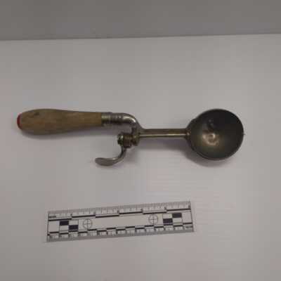 Ice cream scooper
