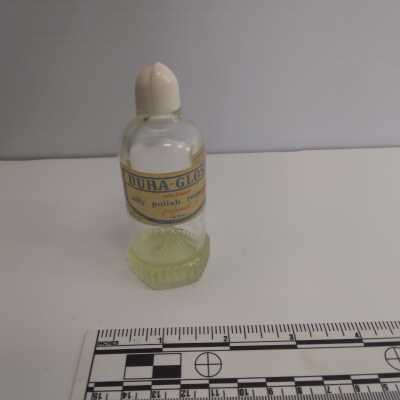 Oily polish remover