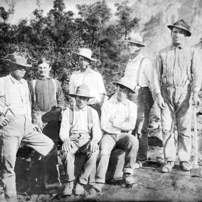 Early Pioneers (7 men)