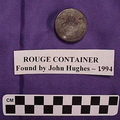 Cosmetic container