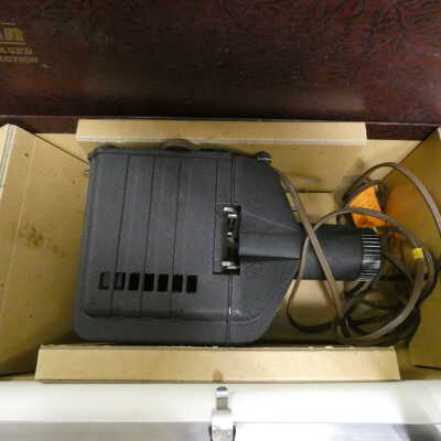 Slide projector