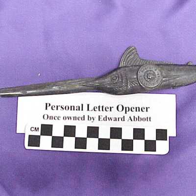 Knife, Paper