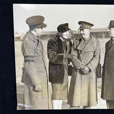 Casual Group Photo - Lt-Col Magnus and 3 unidentified individuals