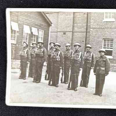 Photo - 11 soldiers lined up