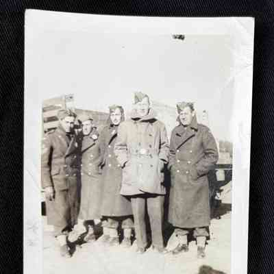 Photo - Five soldiers in winter coats