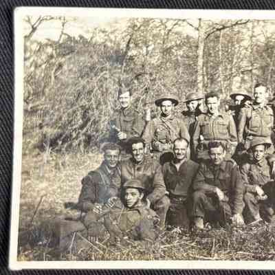 Group photo - Informal photo of 19 soldiers