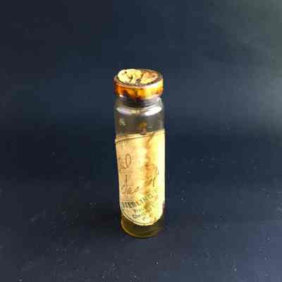 Sterling pharmacy medicine bottle of Sassafras oil, c. 1913