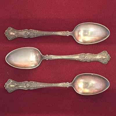 Rogers Brothers 1847 Vintage pattern silver plated spoons, early 1900s
