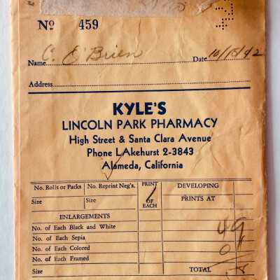 Photo envelope from Kyle's Lincoln Park Pharmacy, 1942