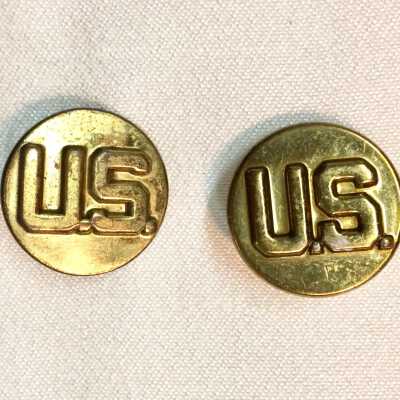 Collar buttons from a US army uniform of Fred W. Krueger, 1941-9145
