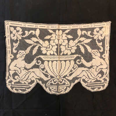 Ecru lace antimacassar from the Haslett residence, 1920s