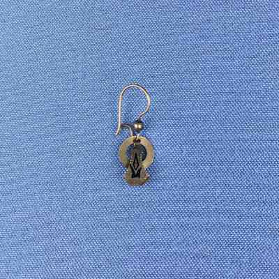 Pierced earring with black enameling of Olive Toye, 1880s to 1890s