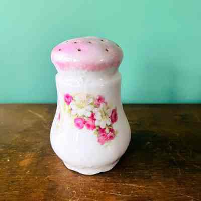 White Sugar shaker or Muffineer from the Blake-Dyer residence, c. early 1900s