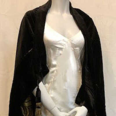 Black velvet / velvet with gold lame reversible cape, 1927