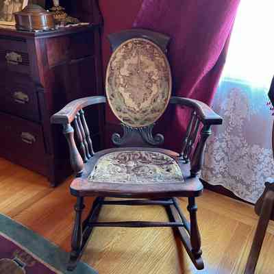 Parlor rocking chair with tapestry upholstery of the Fenn family, c. 1900