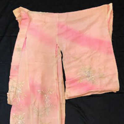 Kimono and obi embroidered with wisteria flowers and leaves