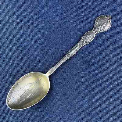 Clear Lake souvenir teaspoon of the Meyers family, c. 1900