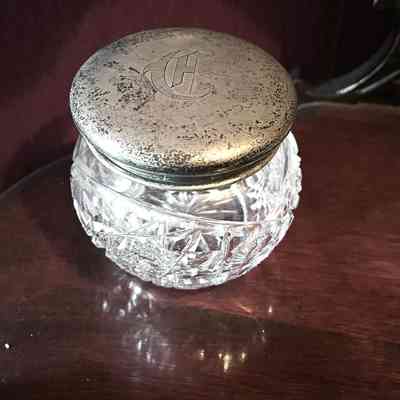B with view engraving on lid