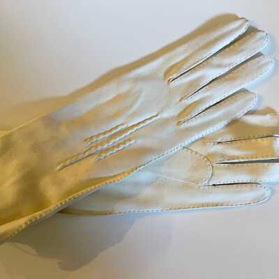 White kid gloves purchases at the White House store in S.F., prior 1997