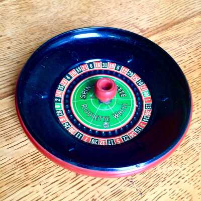 Spin-er-ette game by Marx Toys of the Follrath family, c. 1940s