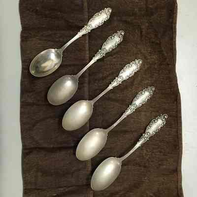 5 tablespoons of the Gilroy-Macdonald family, c. 1890s