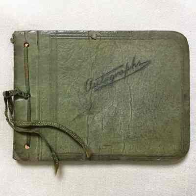 Loose leaf autograph album of Margrethe Nielsen, Mastick School, 1927