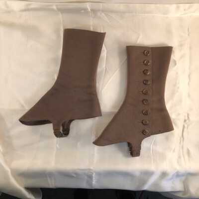 Green wool felt walking spats, before 1930
