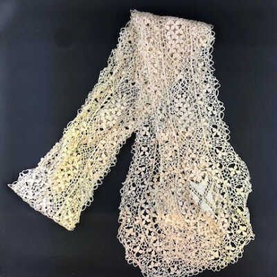 Machine lace collar of cream silk threads, 1880s or 1890s