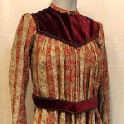 Full length wool flannel paisley dressing gown with iron stays, early 1900s