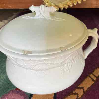 White Ironstone semi-porcelain chamber pot with lid from the Krueger family, c. 1890